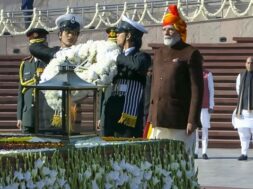 राष्ट्रीय समर स्मारक पर पीएम मोदी