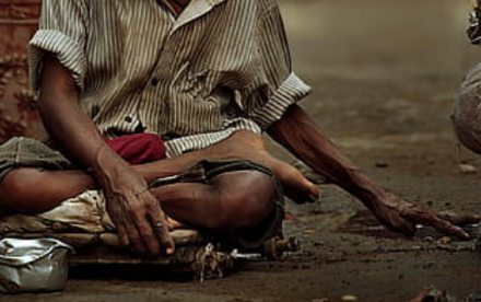 एमपी: भोपाल में जिलाधिकारी ने भीख देने और मांगने पर प्रतिबंध लगाया, कहा- होगी दंडात्मक कार्रवाई