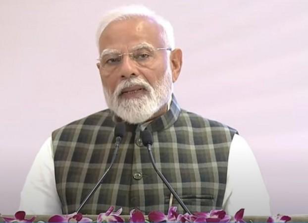 पीएम मोदी ने वीर सावरकर की पुण्यतिथि पर दी श्रद्धांजलि, बोले – राष्ट्र कभी नहीं भूलेगा उनका योगदान