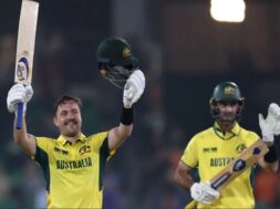 जोश इंग्लिस व ग्लेन मैक्सवेल