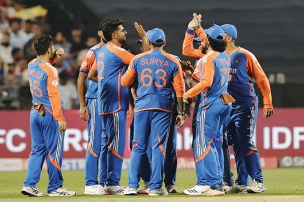 टी20 सीरीज : पंड्या व शिवम के अर्धशतकों के बाद स्पिनर्स ने भारत को दिलाई अजेय बढ़त, इंग्लैंड चौथे मैच में परास्त