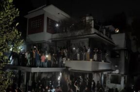 बंगबंधु के घर पर हमला