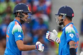 शुभमन गिल व विराट कोहली