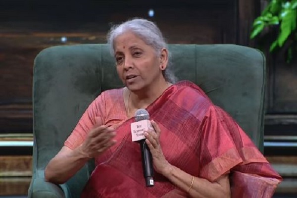 आयकर के बाद अब GST से राहत की उम्मीद, वित्त मंत्री निर्मला सीतारमण ने दिए संकेत