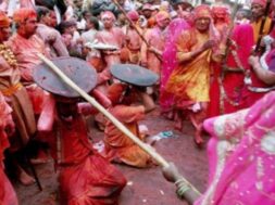 बरसाना की लट्ठमार होली शुरू