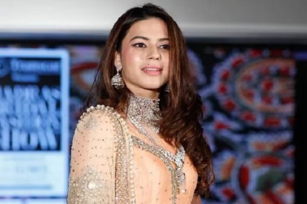 सोना तस्करी में एक्ट्रेस बेटी की गिरफ्तारी पर डीजीपी राव ने कहा – ‘रान्या हमारे साथ नहीं रहती’