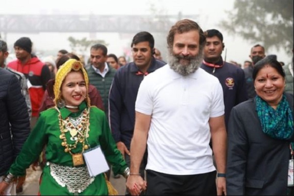 हरियाणा : युवा कांग्रेस नेत्री हिमानी नरवाल का सूटकेस में मिला शव, राहुल गांधी संग भारत जोड़ो यात्रा में हुई थीं शामिल