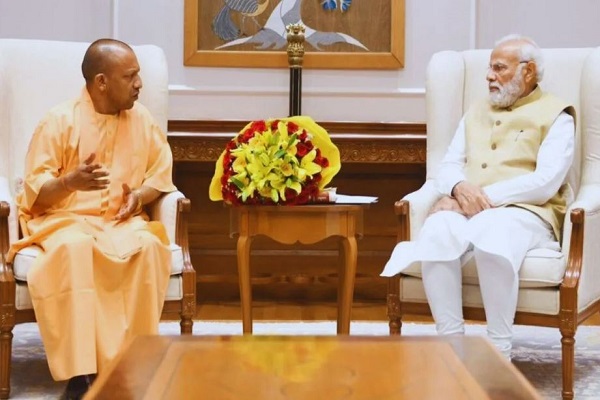 सीएम योगी ने पीएम मोदी से की भेंट, यूपी भाजपा अध्यक्ष और कैबिनेट विस्तार को लेकर हुई चर्चा