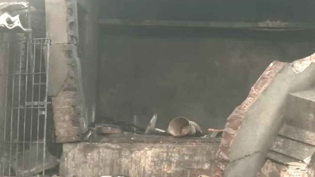 बंगाल में दर्दनाक हादसा: गैस सिलेंडर फटने से चार बच्चों समेत 7 लोगों की मौत, एक महिला गंभीर