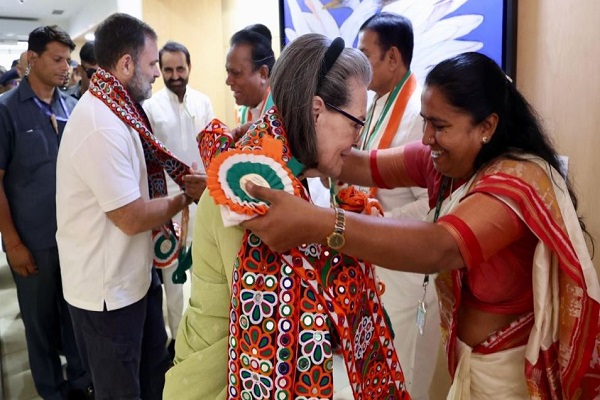 कांग्रेस कार्य समिति ने डीसीसी की शक्तियां बढ़ाने, चुनाव तैयारियों समेत कई मुद्दों पर किया मंथन