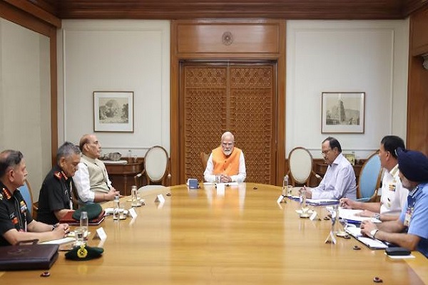 पीएम मोदी ने उच्चस्तरीय बैठक में सेना को दी खुली छूट, बोले – सेना तय करेगी समय और टारगेट