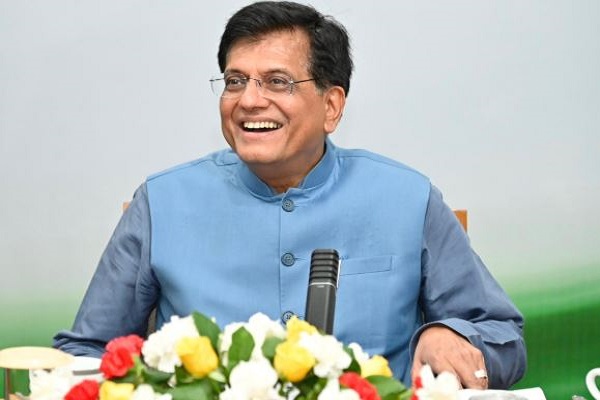 वैश्विक चुनौतियों के बावजूद वित्त वर्ष 2025 में भारत का निर्यात रिकॉर्ड 820 बिलियन डॉलर के पार