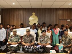 24 नक्सलियों ने किया आत्मसमर्पण