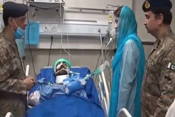 पाकिस्तान का झूठ बेनकाब: लाहौर और रावलपिंडी में घायल जवानों से भरे अस्पताल, मिलने पहुंचा असीम मुनीर