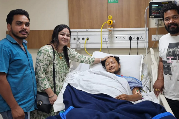 सर्जरी के बाद रिकवरी मोड में ‘इंडियन आइडल 12’ विनर, अस्पताल के बेड पर बैठे-बैठे पवनदीप ने लगाए सुर