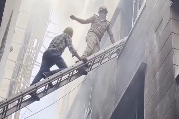 राजस्थान : अजमेर के होटल में भीषण आग से एक बच्चे सहित 4 लोगों की मौत, 3 की हालत गंभीर