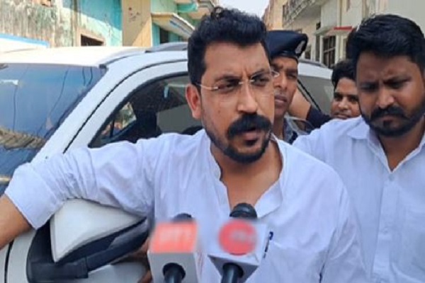 चंद्रशेखर आजाद बोले – ट्रंप को जवाब देने का मौका चूक गए पीएम मोदी 