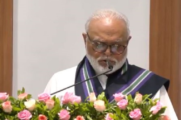 महाराष्ट्र : फडणवीस मंत्रिमंडल का विस्तार, NCP नेता छगन भुजबल ने ली मंत्री पद की शपथ