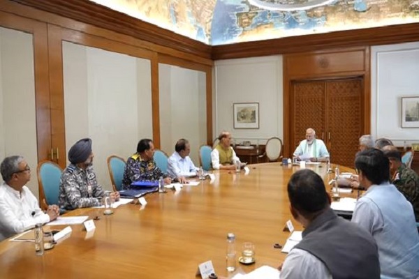 पीएम मोदी ने शीर्ष अधिकारियों के साथ की उच्चस्तरीय बैठक, राजनाथ सिंह और जयशंकर भी रहे मौजूद