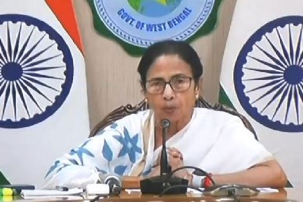 ममता बनर्जी की पीएम मोदी व भाजपा को खुली चुनौती, कहा – ‘यदि उनमें हिम्मत है तो कल चुनाव में उतरें’