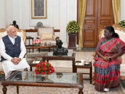 राष्ट्रपति से मिले पीएम मोदी
