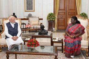 राष्ट्रपति से मिले पीएम मोदी