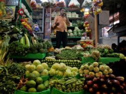 रिटेल महंगाई घटी