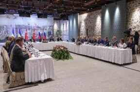 रूस व यूक्रेन के बीच शांति बैठक