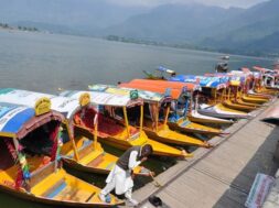 शिकारे-हाउसबोट खाली