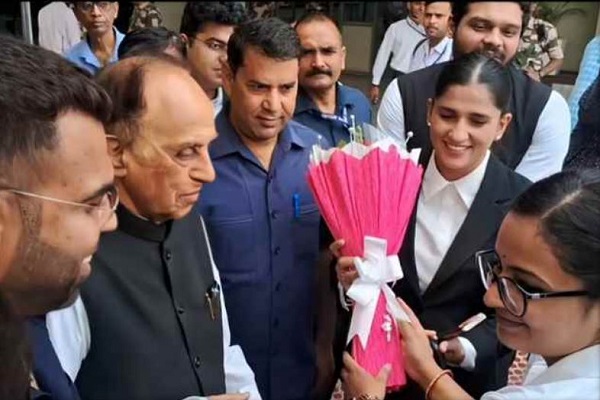 पूर्व केंद्रीय मंत्री सुब्रमण्यम स्वामी का तीखा हमला – अमेरिकी राष्ट्रपति डोनाल्ड ट्रंप से शायद डरते हैं पीएम मोदी