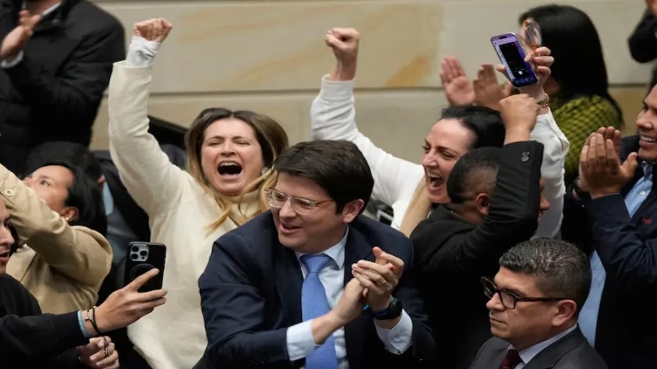 कोलंबिया: राष्ट्रपति उम्मीदवार उरीबे के सिर पर मारी गई गोली, चुनावी रैली को कर रहे थे संबोधित