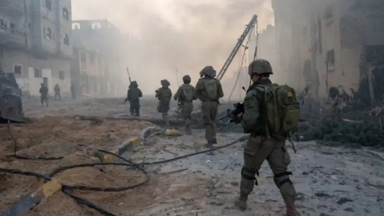 गाजा में इजरायली सेना की फायरिंग से मचा हाहाकार, 31 फलस्तीनियों की मौत, 170  घायल