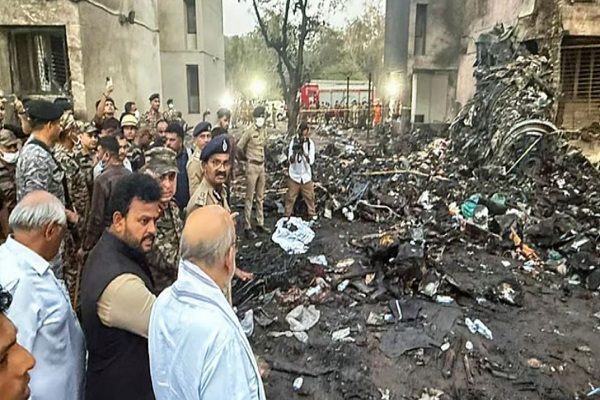 अहमदाबाद विमान दुर्घटना : हादसे की जांच के लिए समिति गठित, तीन माह में देगी रिपोर्ट