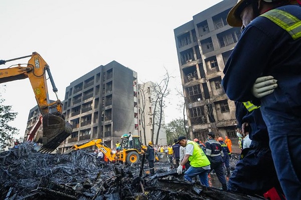 अहमदाबाद विमान हादसा : कॉकपिट वॉयस रिकॉर्डर भी बरामद, जांच में आई तेजी