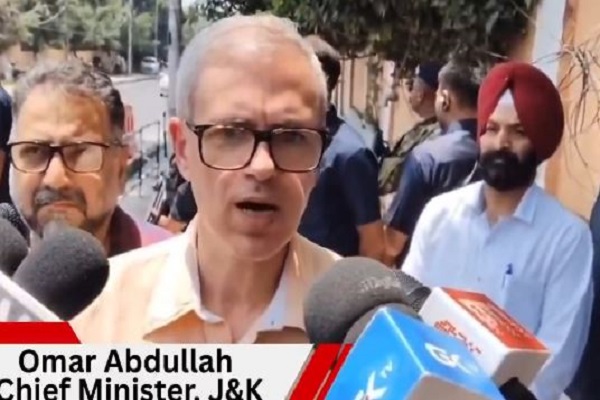 सीएम उमर अब्दुल्ला की विदेश मंत्रालय से अपील – ईरान में फंसे 1300 कश्मीरी छात्रों की सुरक्षा सुनिश्चित क