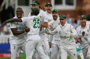 एंगीडी से जश्न मनाते दक्षिण अफ्रीकी क्रिकेटर