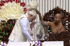 पीएम मोदी को धर्म चक्रवर्ती की उपाधि