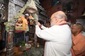 बाबा काल भैरव मंदिर में दर्शन