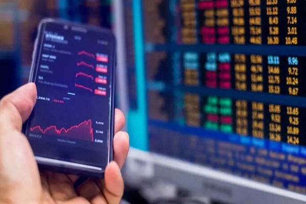 शेयर बाजार में लगातार तीसरे दिन गिरावट, सेंसेक्स 504 अंक फिसला, निफ्टी 26050 के नीचे  