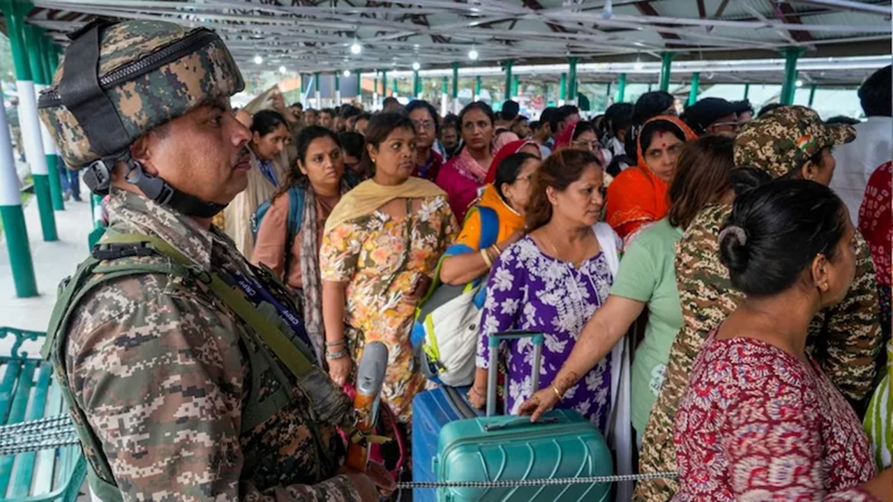 अमरनाथ यात्रा के लिए 7,200 श्रद्धालुओं का नया जत्था रवाना, अब तक 50 हजार ने किए बाबा बर्फानी के दर्शन