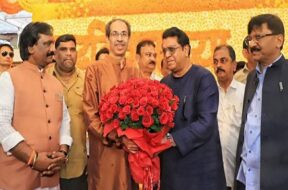 उद्धव से मिलने मातोश्री पहुंचे राज