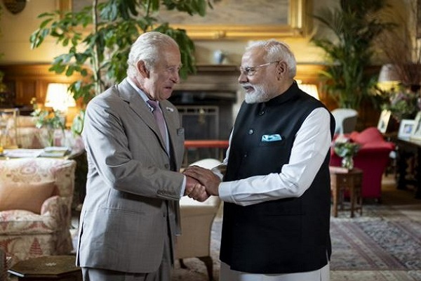 ऐतिहासिक ट्रेड डील के बाद पीएम मोदी की किंग चार्ल्स तृतीय से भेंट, UK दौरा पूरा कर मालदीव रवाना