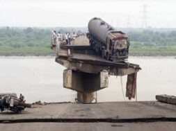 गंभीरा पुल हादसा1