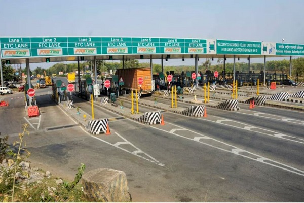 केंद्र सरकार का फैसला : पुल, फ्लाईओवर, सुरंग वाले राजमार्गों के लिए टोल रेट्स में 50% तक की कटौती