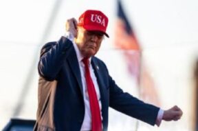 डोनाल्ड ट्रंप