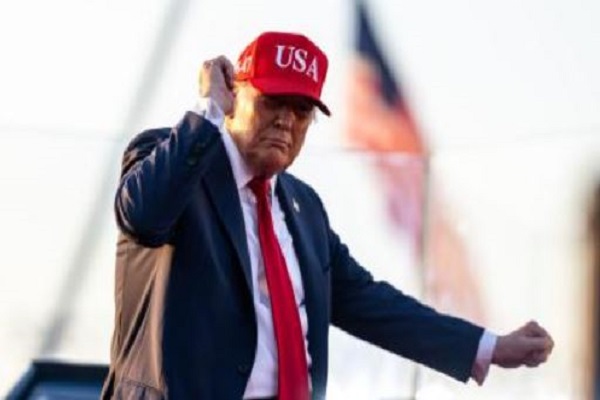 डोनाल्ड ट्रंप ने भारत सहित BRICS देशों को दी 10% अतिरिक्त टैरिफ की फिर दी धमकी