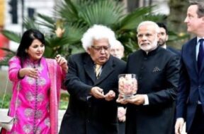 मेघनाथ देसाई का निधन