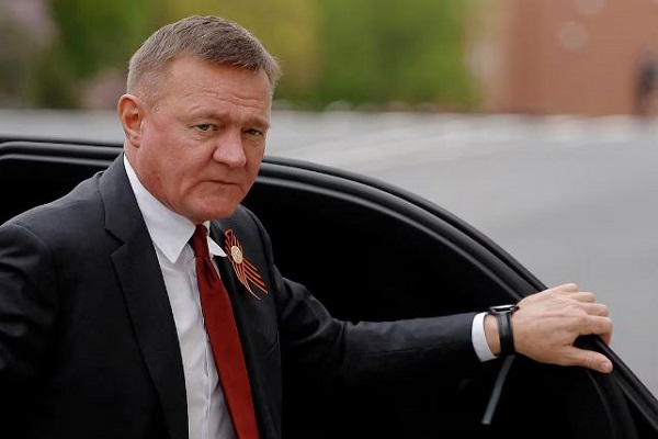 रूस : पुतिन कैबिनेट से बर्खास्तगी के कुछ ही घंटों बाद कार में मिली पूर्व परिवहन मंत्री की लाश, खुद को मार ली गोली