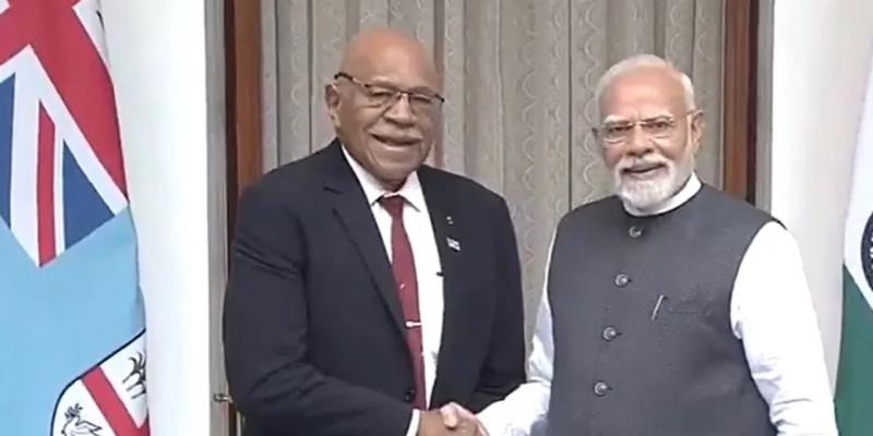 प्रधानमंत्री मोदी से मिले फिजी के पीएम राबुका, दोनों देशों ने 7 समझौतों पर किए हस्ताक्षर