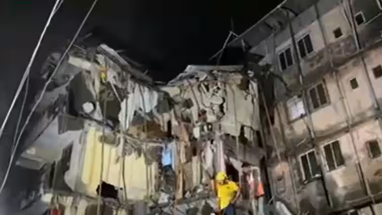 महाराष्ट्र में बड़ा हादसा : पालघर में चार मंजिला इमारत ढही, दो लोगों की मौत, नौ अन्य घायल